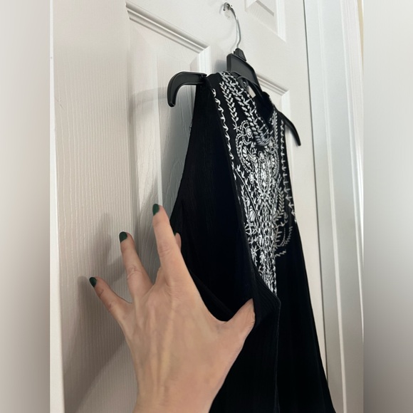 Xhilaration Embroidered Cold Shoulder Fishtail Black crinkled Gauze Tunic. - Picture 5 of 16